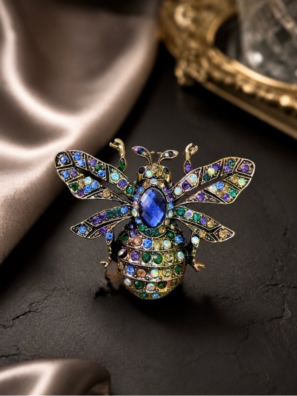New! Luxury Multicolor Crystal Bee Brooch - Elegant Pin 🐝